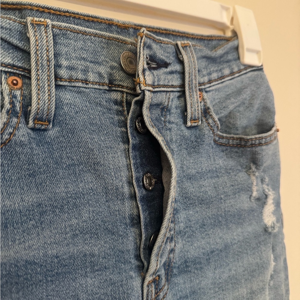 Levi’s Wedgie Straight Jeans Women’s Size 26 Distressed Raw Hem Medium Wash - Picture 5 of 7
